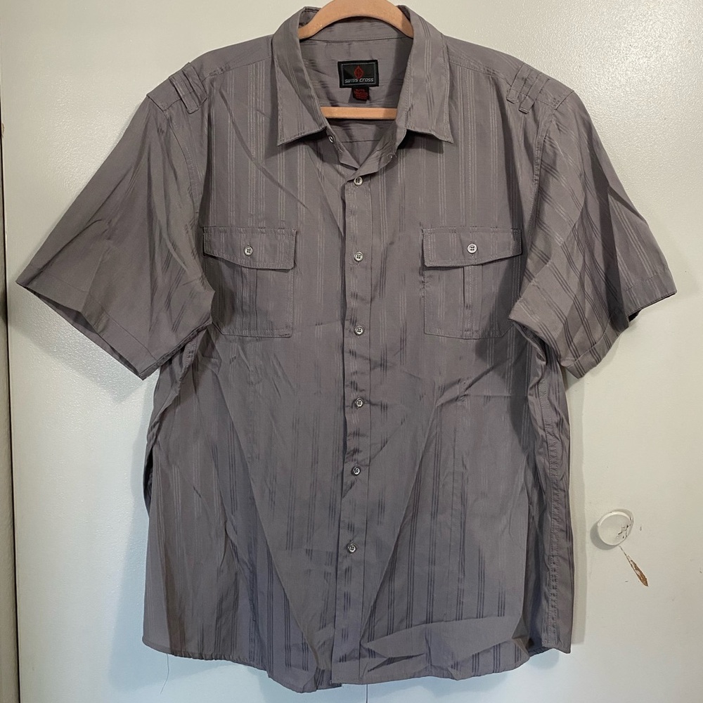 Swiss across Short Sleeve Button-Up Shirt in Light Gray with Subtle Stripes XL